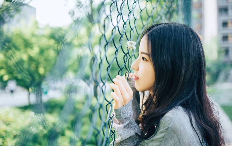 因为没有指望，你只能变得更强大。